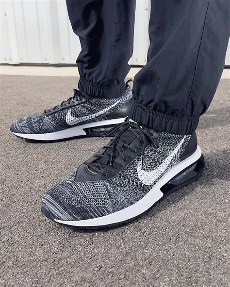 nike aanbiedingen flyknit air|flyknit men's shoes black.